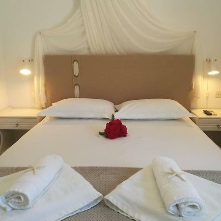 Andreas And Petrinela Rooms Triovászalosz Kültér fotó