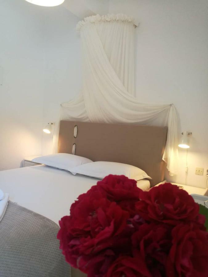 Andreas And Petrinela Rooms Triovászalosz Kültér fotó