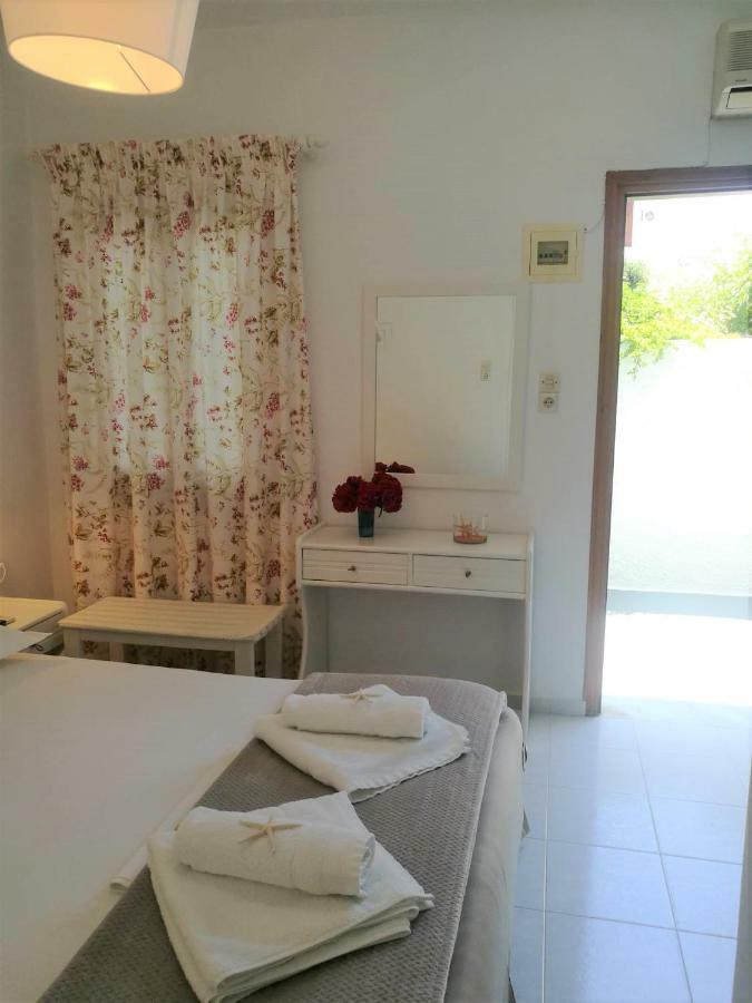 Andreas And Petrinela Rooms Triovászalosz Kültér fotó